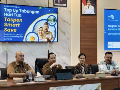 Plt. Kepala BKPSDM Sumenep, Dr. Ir. Arif Firmanto, S.TP., M.Si., IPU, Saat Membuka Acara Top Un Tabungan Hari Tua - Taspen Smart Save di Aula Kantor Bappeda Sumenep, Selasa (12/08/2025)
