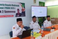 Pengawas Kemenag Sumenep Fathor Arifin MPD saat Melakukan PKKM di MTsN 2 Sumenep 