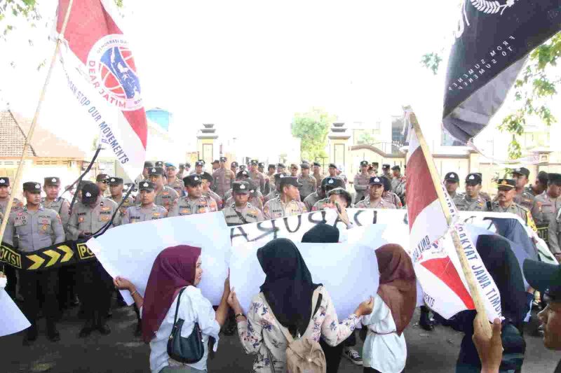 Polres Sumenep Amankan Unjuk Rasa DEAR Jatim dengan Pendekatan Humanis, Rabu (13/08/2025)