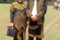 Momentum Proklamasi, Kepala Diskominfo Sumenep dan Istri Tampil Anggun dengan Pakaian Adat Banjar Kalsel