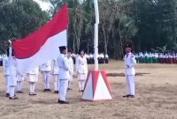 Generasi Emas MTsN 3 Sumenep Harumkan Nama Daerah, Sukses Kibarkan Merah Putih di Saronggi