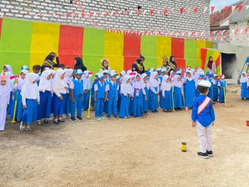 Unik dan Mengharukan! Anak-anak TK di Talango Gelar Upacara HUT 80 RI Layaknya Orang Dewasa