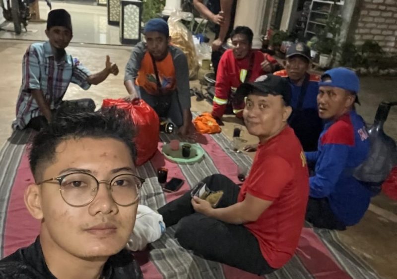 Tim Reaksi Cepat Damkar Sumenep Usai Mengevakuasi di Dua Lokasi Berbeda 