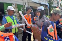 Satlantas Polres Sumenep Beri Dukungan Nyata untuk Juru Parkir, Dorong Peran Penting dalam Ciptakan Ketertiban Lalu Lintas, Senin (25/08/2025)