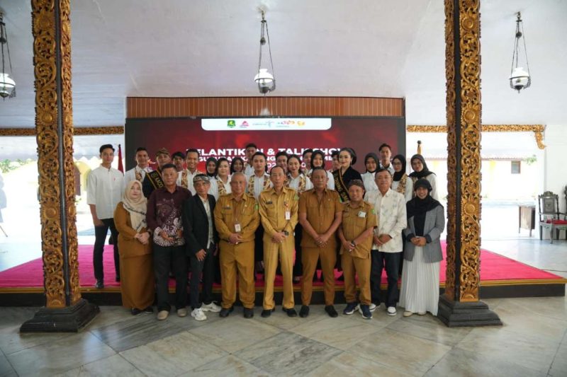 Foto Bersama Usai Pelantikan dan Pengukuhan Paguyuban Kacong Cebbing 2025-2030 di Pendopo Agung Keraton Sumenep, Senin (25/08/2025)