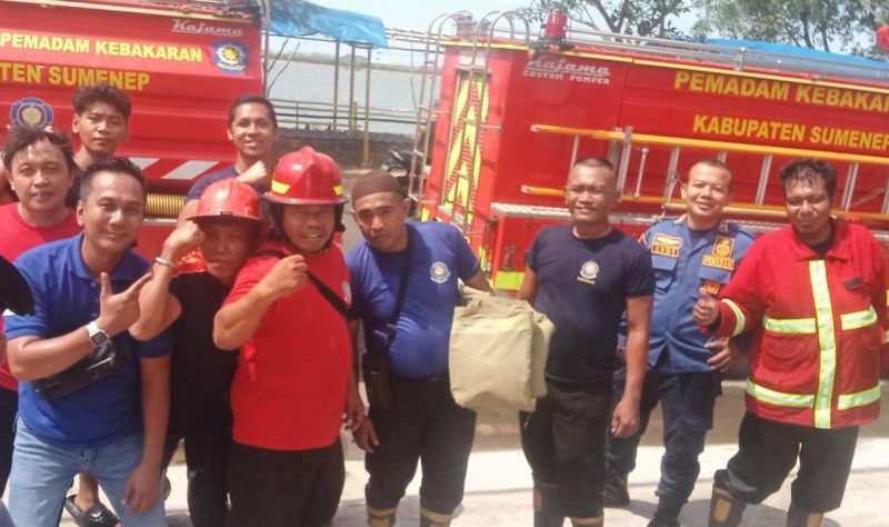 Tim Unit Reaksi Cepat Damkar Sumenep 