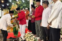 Mertè Kamardhika’an di Desa Paberasan: Malam Tawasul Kemerdekaan RI ke-80 Disulap Jadi Gerakan Hijau dengan 5.000 Pohon Alpukat