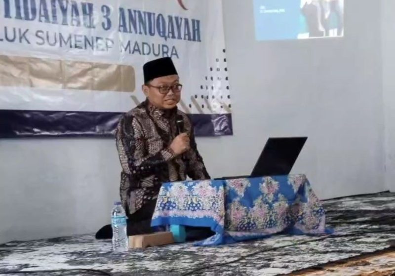 Dr. Zamzami Sabiq, M.Psi. hadir memberikan materi parenting bertajuk “Anak Hebat, Berawal dari Rumah”, dalam sebuah sharing session yang dihadiri para wali murid.