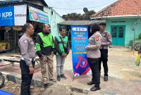Kasat Lantas Polres Sumenep, AKP Ninit Titis Dwiyani, S.E Didampingi KBO Lantas dan Kanit Tujarwali IPDA Dita