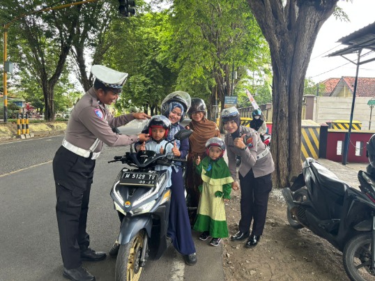 Polisi Sahabat Anak, Satlantas Polres Sumenep Tanamkan Keselamatan Berlalu Lintas Sejak Dini