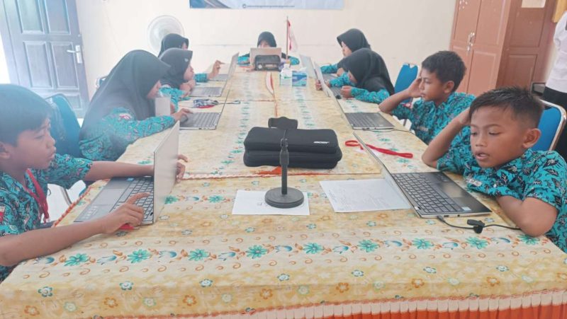 Generasi Digital: Siswa SDN Pakandangan Sangrah Sumenep Antusias Ikuti Pembelajaran Berbasis Laptop