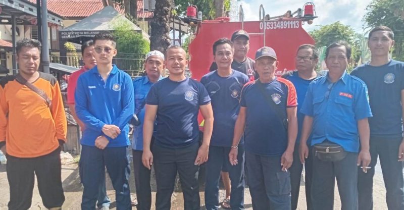 Tim Unit Reaksi Cepat Damkar Sumenep 