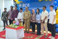 Asisten II Sekdakab Sumenep Abdul Madjid dan Kepala Kemenag Sumenep Serta Dr. Naghfir di Acara Peresmian KCP Bank BCA Sumenep