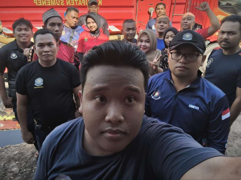 Tim Unit Reaksi Cepat Damkar Sumenep Usai Mengevakuasi Kebakaran di Dua Tempat, Jum'at (19/08/2025)