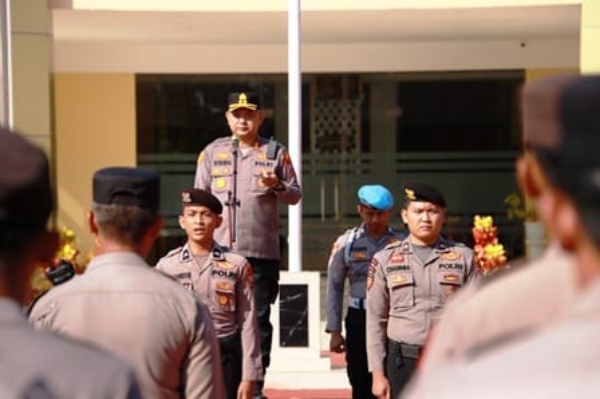 Pimpin Apel Jam Pimpinan, Kapolres Rivanda Ingatkan Anggota: Senyum dan Sabar adalah Kunci!