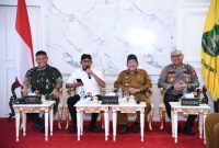Bupati Fauzi Bersama Forkopimda di Rapat Koordinasi Optimalisasi Siskamling di Paseban Agung Sultan Abdurahman, Selasa (23/09/2025).