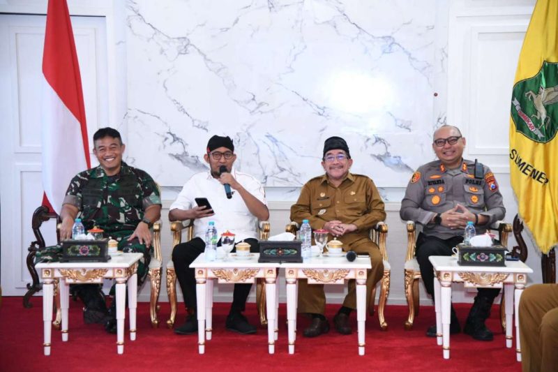 Bupati Fauzi Bersama Forkopimda di Rapat Koordinasi Optimalisasi Siskamling di Paseban Agung Sultan Abdurahman, Selasa (23/09/2025).
