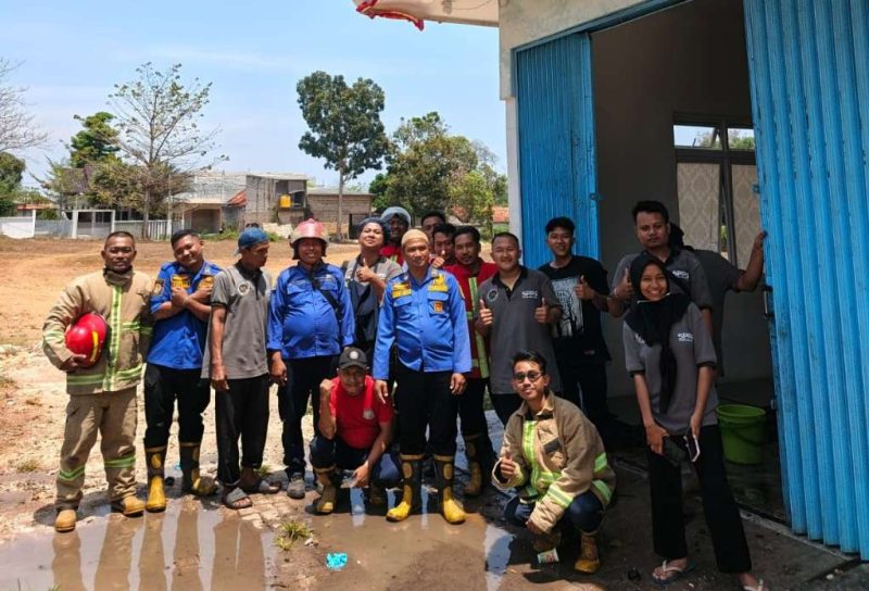 Dua Peristiwa Darurat di Kota Sumenep, Damkar Bergerak Cepat Atasi Kebakaran dan Evakuasi Warga