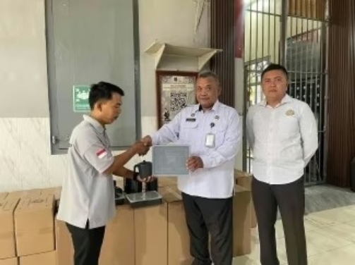 Rutan Sumenep Bagikan 343 Ompreng dan Gelas Baru untuk Warga Binaan