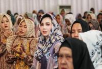 Ketua TP PKK Jatim Arumi Bachsin Hadiri Maulid Nabi di Sumenep