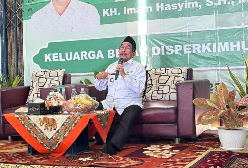 Wabup KH. Imam Hasyim Saat Memberikan Tausiyah Peringatan Maulid Nabi Muhammad Saw di Disperkimhub Sumenep, Rabu (24/09/2025)