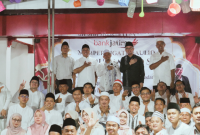 Foto Bersama Keluarga Besar Bank Jatim Cabang Sumenep Usai Peringatan Maulid Nabi Muhammad SAW 1447 Hijriyah, Senin (07/10/2025) malam
