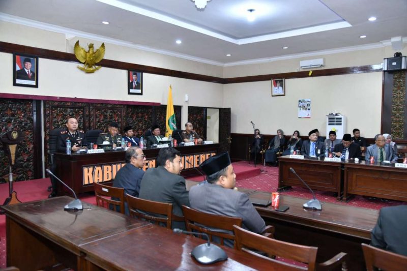 Suasana Rakor Bupati Achmad Fauzi Wongsojudo Bersama Forkopimda Penanganan Dampak Bencana Gempa Bumi Di Sumenep