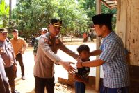 Polri Hadir, Karo Ops Polda Jatim Bawa Pesan Kepedulian bagi Warga Terdampak Gempa