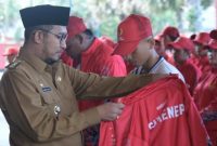 Bupati Sumenep Achmad Fauzi Wongsojudo Saat Lepas Atlet Ke Porprov Jatim di Kantor Pemkab Sumenep Beberapa Waktu Lalu