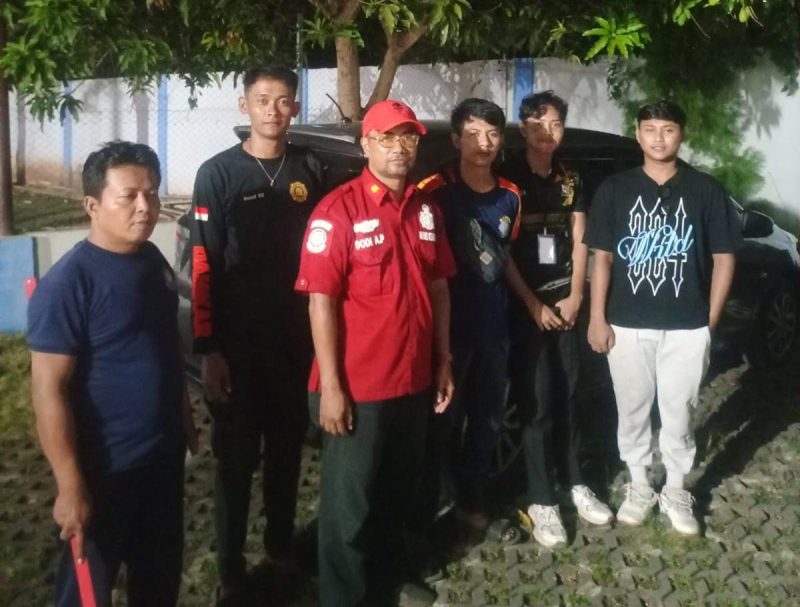 Tim Unit Reaksi Cepat Damkar Sumenep 