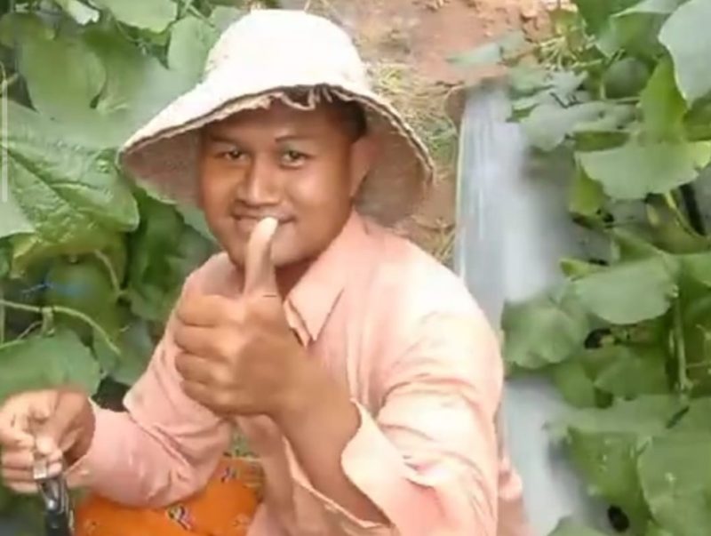 Sakip, petani muda inspiratif asal Desa Kebundadap Timur, Kecamatan Saronggi, Kabupaten Sumenep.