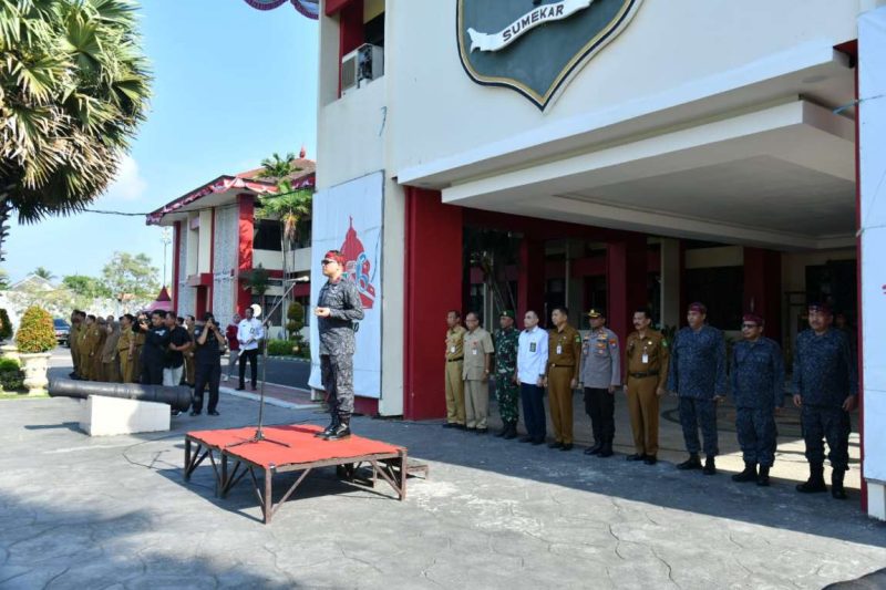 Kepala Badan Narkotika Nasional Provinsi Jawa Timur (BNNP Jatim), Brigjen. Pol. Awang Joko Rumitro, S.I.K., M.Si., memimpin Apel Gabungan dalam rangka mewujudkan Sumenep Bebas Narkoba. Senin (06/10/2025) 