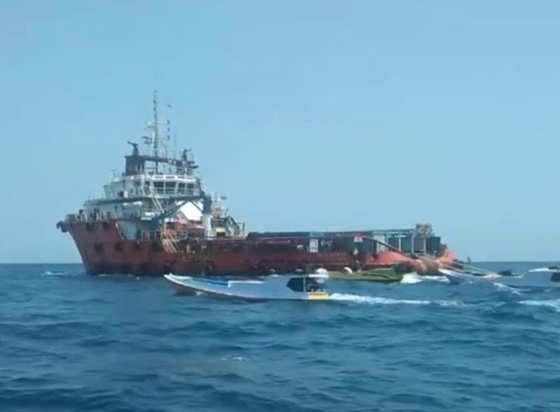 Tak Kenal Kopromi dan Negosiasi, 35 Perahu Nelayan Usir Kapal Seismik PT KEI dari Laut Pulau Kangean
