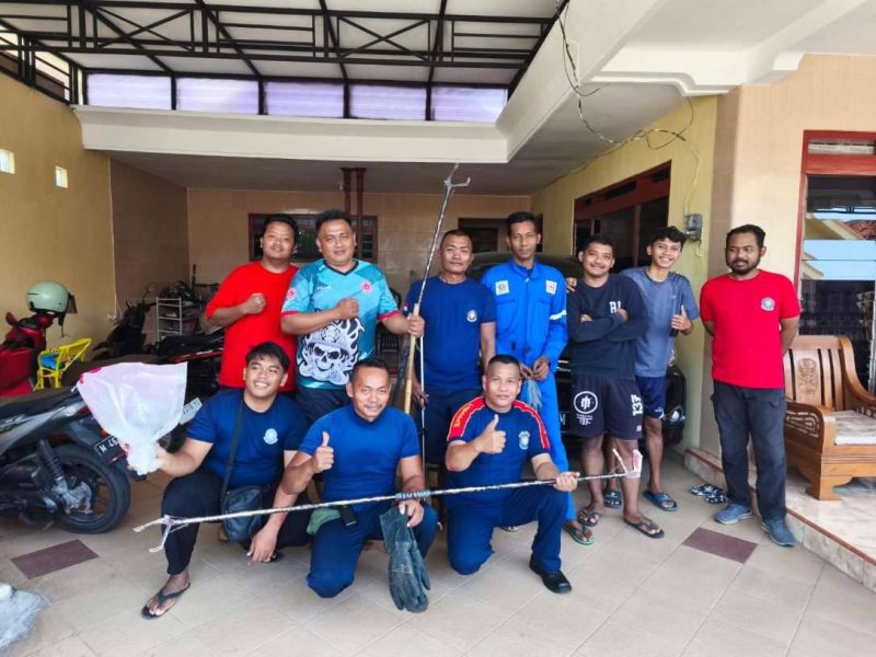 Tim Unit Reaksi Cepat Damkar Sumenep 