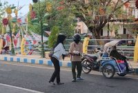 Tersentuh! Aksi Relawan KBS Sumenep Hangatkan Pagi Jumat di Kota Keris