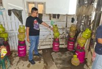 Polres Sumenep Bongkar Praktik Ilegal Pengoplosan LPG Bersubsidi, 4 Pria Ditangkap di Gudang Desa Kebunan