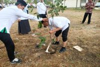Hari Santri 2025, Kemenag Sumenep Gaungkan Gerakan “Santri Jaga Bumi” di PP Al Ibrohimy