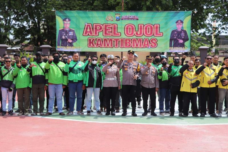 Kapolres Sumenep AKBP Rivanda SIK Foto Bersama Ojek Online