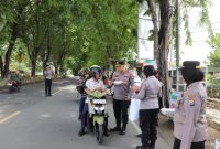 Kapolres Sumenep AKBP Rivanda Turun ke Jalan: Edukasi Pelajar dan Tebar Kepedulian Lewat Jumat Berkah