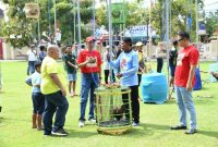 Asisten III Sekretariat Daerah Kabupaten Sumenep, Ferdiansyah Tetrajaya Mewakili Bupati Fauzi di Acara Lomba Ayam Bekisar Piala Bupati 2025 di Halaman Kantor Pemkab Sumenep, Ahad (26/10/2025) 