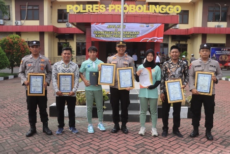 Penghargaan Bagi Pengabdian: Polsek Krejengan Wujudkan Polri Presisi yang Dekat dengan Rakyat