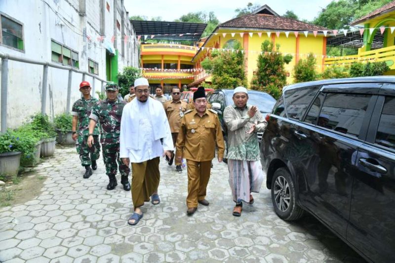 Wabup KH. Imam Hasyim Bersama Dandim Saat Mengunjungi Ponpes Al-Amin Prenduan, Senin (03/11/2025)