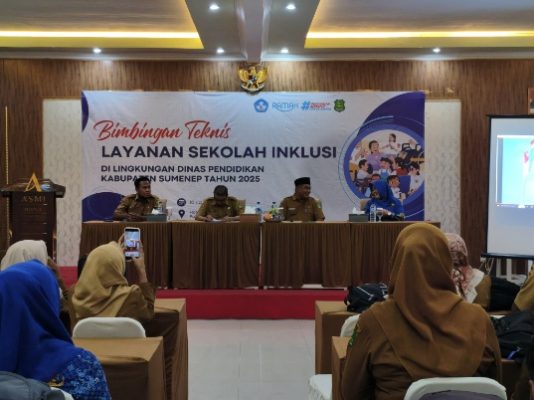 Disdik Sumenep Melalui Bidang GTK Menggelar Kegiatan Bimbingan Teknis (Bimtek) Layanan Sekolah Inklusi yang digelar di Hotel Asmi Sumenep, Senin (10/11/2025).