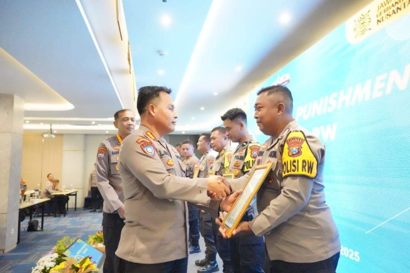 Polda Jatim Apresiasi Anggota Polres Sumenep Bangun Masjid dan TPQ Bersama Warga