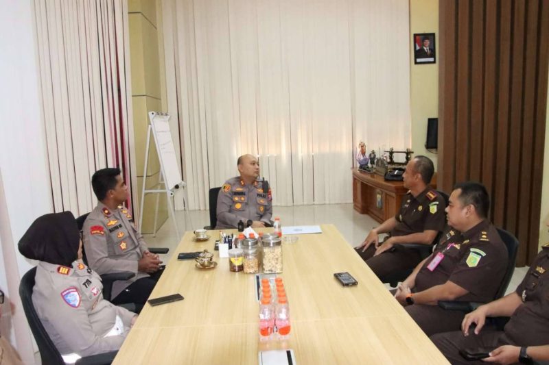 Perkuat Sinergi Penegakan Hukum, Kapolres Sumenep Sambut Hangat Kajari Baru Nurhadi Puspandoyo