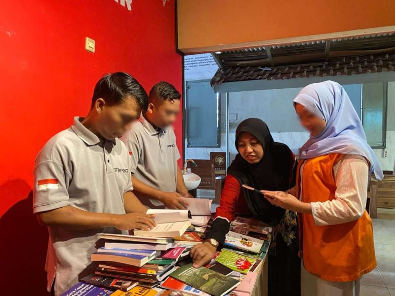 Sentuhan Literasi di Balik Jeruji, 100 Buku Perpusnas Bikin Warga Binaan Rutan Sumenep Bersemangat Lagi