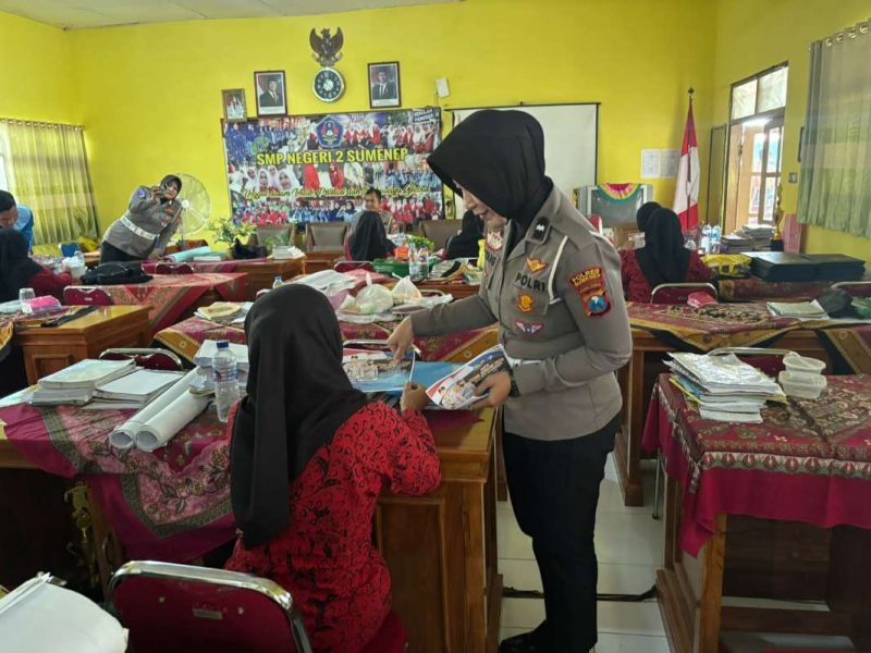 OPS ZEBRA 2025, DIKMAS LANTAS SATLANTAS SUMENEP SENTUH GURU UNTUK BENTUK GENERASI TERTIB LALIN