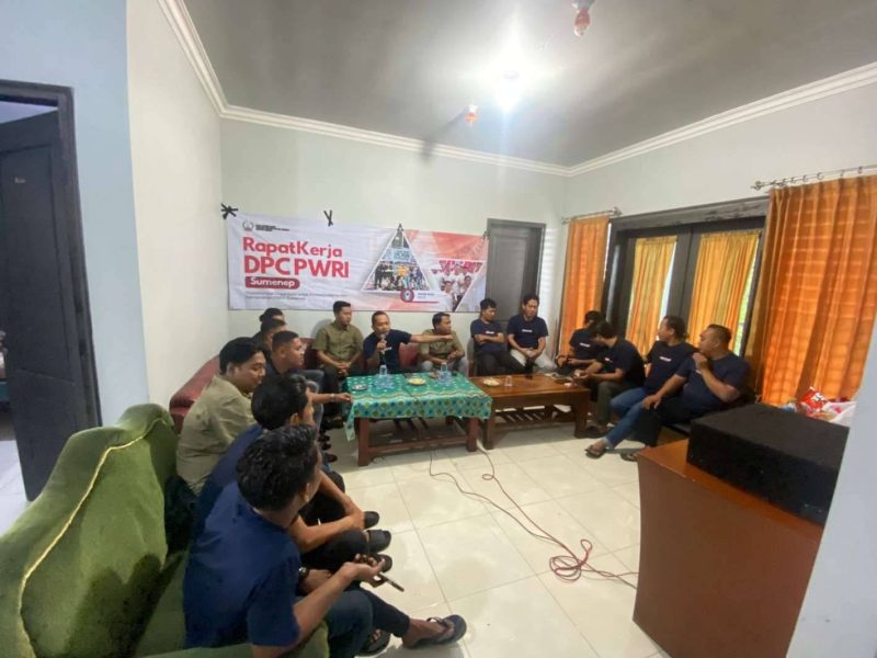Suasana Raker DPC PWRI Sumenep di  Grand Wist Hotel, Sabtu (22/11/2025)