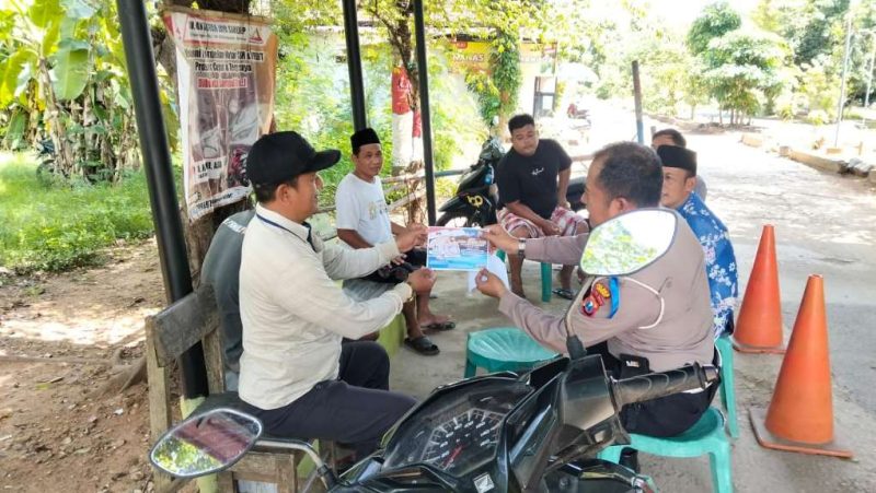 SATLANTAS POLRES SUMENEP GELAR POLANTAS MENYAPA DI PANTAI LOMBANG, AKP NINIT: EDUKASI KESELAMATAN HARUS DEKAT DENGAN MASYARAKAT, MINGGU (23/11/2025)