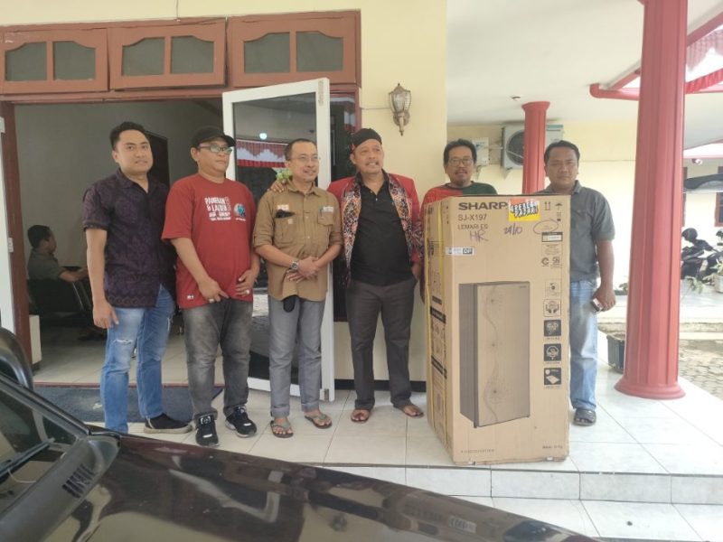 Foto Ketua DPRD H. Zainal Arifin SH Bersama Kabid PPD Bapenda Sumenep Akhmad Sugiharto SE MSi Usai Meninjau Kantor Bapenda Sumenep, Jum'at (07/11/2025)